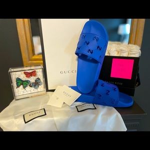 Gucci Rubber Pool Slides M9/W11